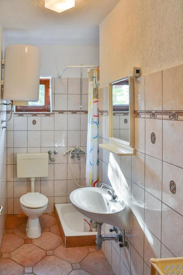 Sea View Apartments Klenovica Bilik gambar